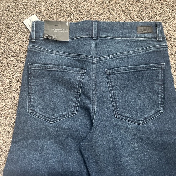 Sofia Vergara Jeans - Picture 4 of 5